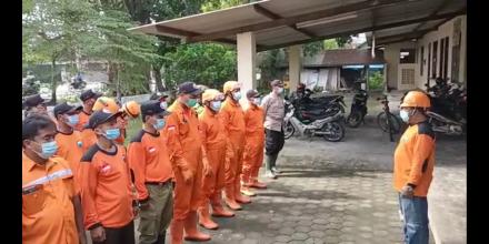 Penyemprotan Desinfektan di Tiga Lokasi Oleh Satgas Pendowoharjo