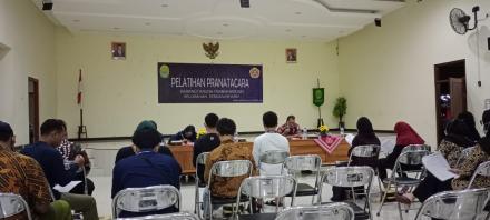 Pelatihan Pranatacara Bagi Karang Taruna Se-Kalurahan Pendowoharjo