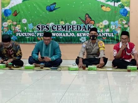 Sosialisasi Pembentukan Bank Sampah Padukuhan Pucung