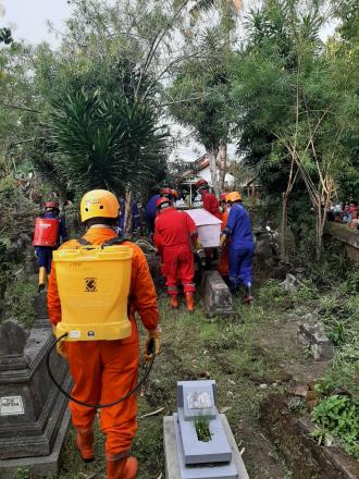 Pemakaman Jenazah Secara Prokes Warga Miri RT 24 