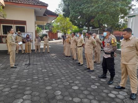 Apel Senin Pagi Dengan Pengambil Apel Jagabaya