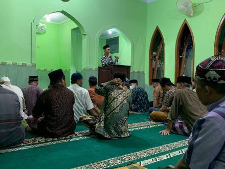 Lurah Pendowoharjo Isi Kultum di Masjid Muttaqiin