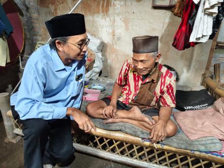 Bantuan untuk Mbah Tukidi Banyon RT 73