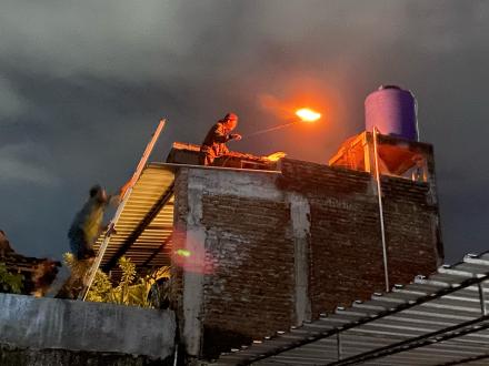 Evakuasi Sarang Tawon oleh FPRB Siaga Pendowoharjo
