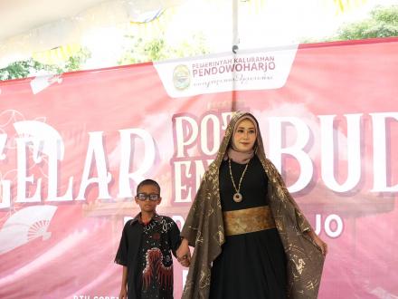 Fashion Show Batik Putri Pendowo Tampil Memukau di Gelar Potensi Budaya Pendowoharjo Tahun 2025