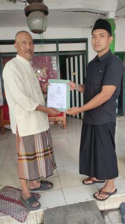 Penyerahan 2 Akta Kematian di Padukuhan Pucung 